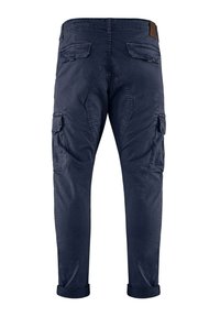 Marinecargo-broek met meerdere zijzakken, een opgerolde zoom en een soepele stoftextuur. Kenmerkend is een tailleband met een leren accent.
