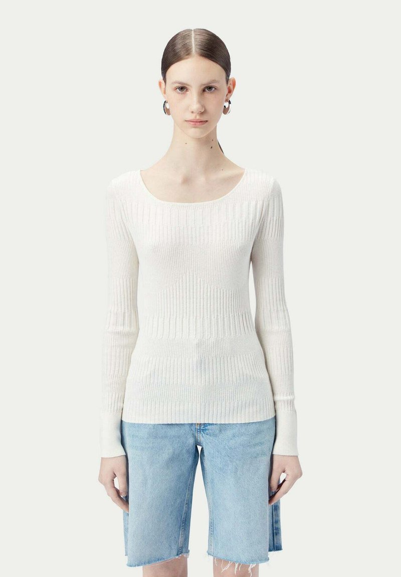 GOBI Cashmere Stickad tröja - white