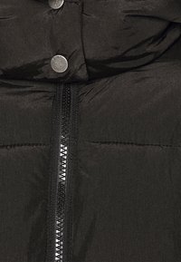 ONLY Petite Vinterjakker - black