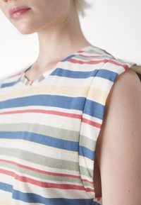 Pepe Jeans EVA - Tričko s potlačou - mousse white