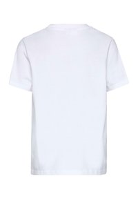Hvit T-skjorte med kort erm og rund hals, laget av glatt bomullsstoff, med en enkel bakside uten grafikk eller mønstre.
