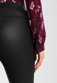 Kaffe Leggings - black