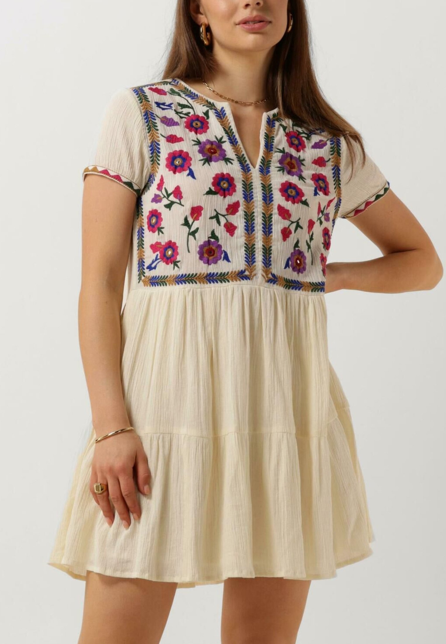 Jurken Met Diepe DecolletÃ© Satijnen Met V-hals Jurken Kopen