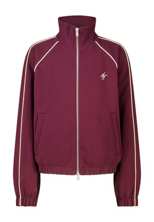 Bordeauxkleurig jack met rits, hoge kraag, elastische manchetten en zoom, gele bies op mouwen en schouders en klein wit logo op de borst.