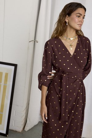 Never Fully Dressed PLISSE WRAP DRESS - Koktailové šaty/večierkové šaty - brown