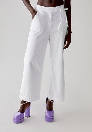 MARTA LIGHT FLEXY - Pantaloni - white