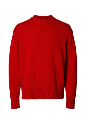 Czerwona, długorękawowa, sweter z okrągłym dekoltem, z prążkowanym wykończeniem kołnierza, mankietów i dołu, eksponowany na białym tle.