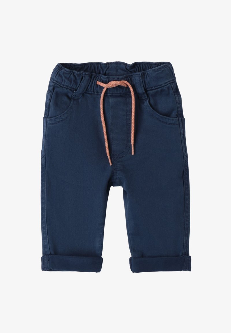 Pantalones de mezclilla azul marino con cinturilla elástica y cordón ajustable naranja. Presenta dos bolsillos frontales, dobladillos enrollados y una textura suave.