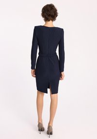 Makalu - Sukienka etui