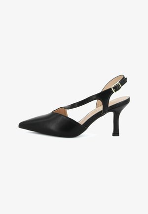 Scarpa slingback nera in pelle con punta a punta, tacco kitten di media altezza e cinturino regolabile con fibbia dorata.