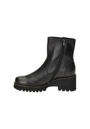 Zwarte leren enkellaars met een zijkraag, dikke rubberen zool en blokhak. Glad oppervlak met minimale stiksel details.