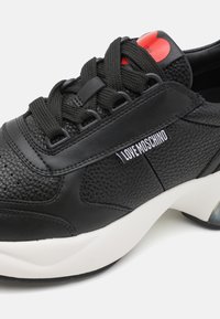 Love Moschino Sportcipő - nero