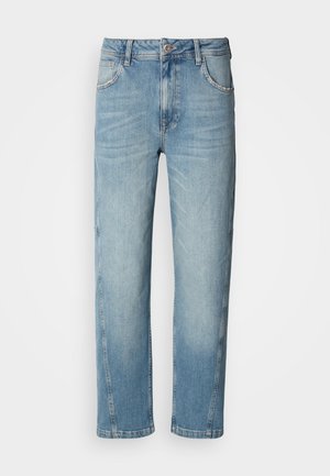 Lys blå denim jeans med rett snitt, fem lommer, beltehemper og en enkelt knappelukking. Falmet foran og glatt tekstur.