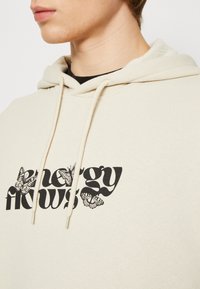 YOURTURN Jersey con capucha - tan