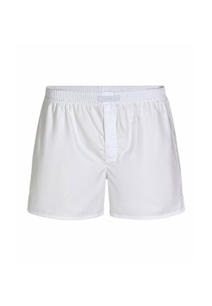 Witte katoenen boxers met een elastische tailleband, een vooropening en minimale naden. Gladde textuur, eenvoudig ontwerp zonder patronen.