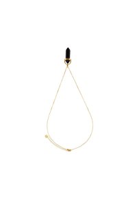 Goudkleurige ketting met een puntige zwarte kristallen hanger en een ketting met een verstelbare lengte en een kleine ronde accent bij de sluiting.