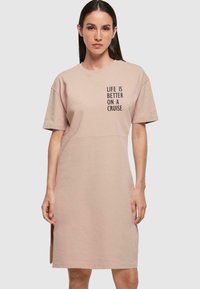 Merchcode LIFE IS BETTER SLIT  - Dzsörzéruha - duskrose