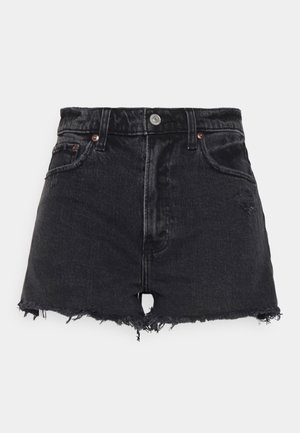 Shorts en denim noir taille haute avec ourlets effilochés, fermeture à boutons sur le devant, deux poches avant, et légère usure subtile sur le côté droit.