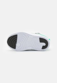 Jordan JORDAN LOW UNISEX - Tenisice - white/black/green glow