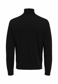Zwarte lange mouwen turtleneck sweater, met geribbelde kraag en manchetten, weergegeven vanaf de achterkant op een witte achtergrond.