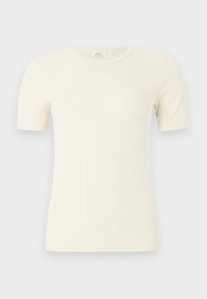 Kremas spalvos dryžuotas trumpomis rankovėmis, apvalia kaklo iškirpte, lieknas siluetas, pateikta ant paprasto šviesaus fono.