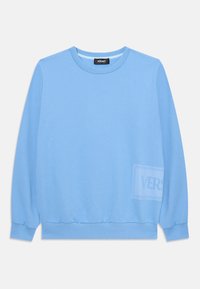 Vald, powder blue
