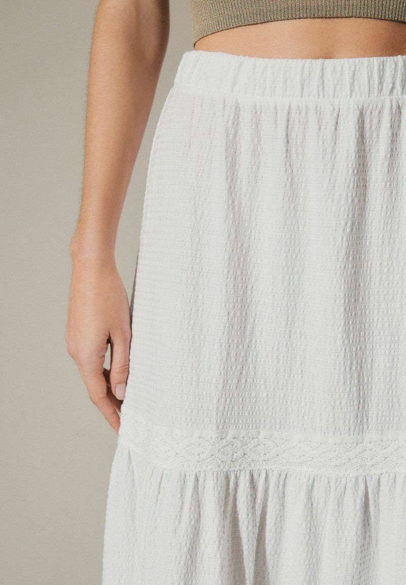 Next TEXTURED - REGULAR FIT - Gonna lunga - white