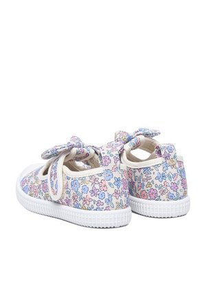 DeeZee, DEEZEE SLIPPERS GIRL BEIGE 5907964140078 - Klittenbandschoenen - beige