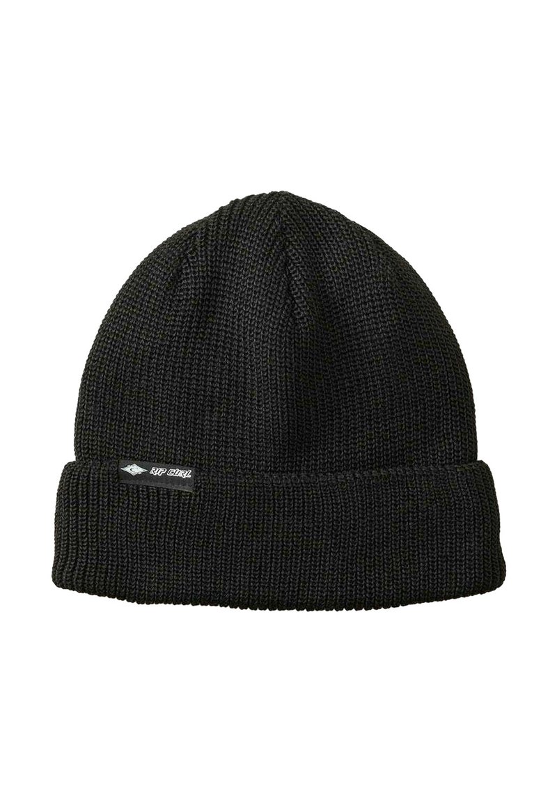 Zwarte gebreide beanie met een omgeslagen rand. Kenmerkt zich door de gestructureerde, ribbelstof en een klein label aan de zijkant. De organische vorm past zich aan het hoofd aan.