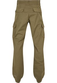 Pantalon cargo vert olive en mélange de coton, doté de deux poches latérales et d'une coupe décontractée, avec une texture lisse et des chevilles fuselées.