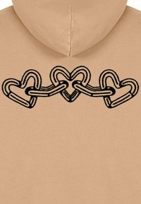 Felpa beige con una texture liscia, caratterizzata da una grafica nera di cuori interconnessi sul retro. La cucitura del cappuccio è visibile nella parte superiore.
