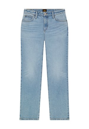 Vaqueros de mezclilla azul claro de pierna recta con bolsillos frontales, trabillas para cinturón, botón, cremallera y etiqueta de la marca Lee en la cintura.