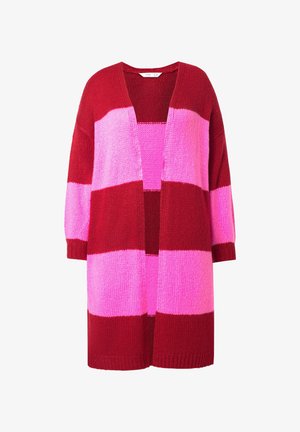 Strikket cardigan med markante vandrette striber i mørkerød, lyserød og pink. Åben front med trekvartærmer og en afslappet pasform.