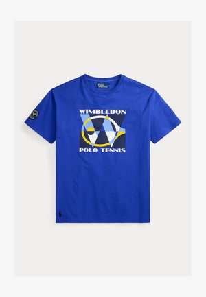 Polo Ralph Lauren, WIMBLEDON CLASSIC FIT GRAPHIC T-SHIRT - T-shirt con stampa - collegiate blue