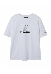 Camiseta blanca de algodón con un gráfico negro de Snoopy y el texto "TODO ESTÁ BIEN" en la parte frontal, mangas cortas y escote redondo.