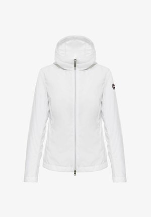 Bela jakna z kapuco z zadrgo spredaj in žepoma z zadrgo na straneh, na levi zgornji srajčni roki pa okroglo blagovno znamko na našitku.