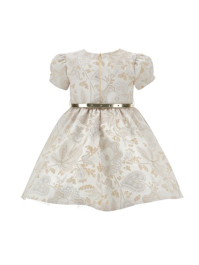 Λευκό παιδικό φόρεμα με χρυσά μοτίβα λουλουδιών, φουσκωτά κοντά μανίκια και λαμπερή χρυσή ζώνη στη μέση.