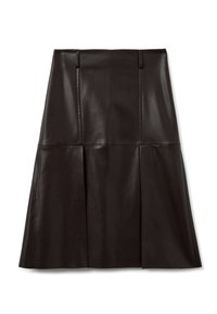 Zwarte leren rok met een uitlopende silhouet, voorzien van verticale naaddetails en een gladde textuur. Knielengte met een A-lijn vorm.