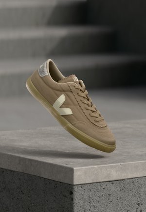 Veja, PANENKA - Baskets basses - brown pierre silver