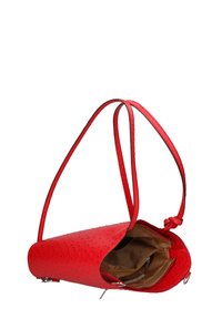 Rode leren handtas met een gestructureerd patroon, schuin ontwerp en een enkele schouderband. Inclusief een beige interieur met compartimenten en ritsen.