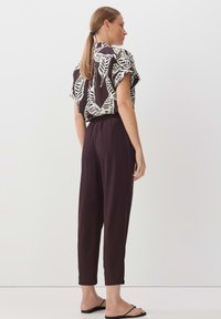 someday. CHARLIE - Pantaloni - plum