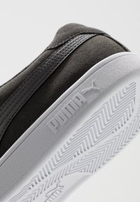 Puma SMASH V2 - Sapatilhas - castlerock/black/white
