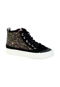 Hoge sneakers met zwarte stof, glinsterende accenten en rubberen zool. Bevat ronde neus, vetersluiting aan de voorkant en textuurpatronen.