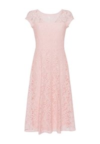 Robe midi en dentelle rose clair avec manches courtes et corsage ajusté s'évasant en jupe trapèze.