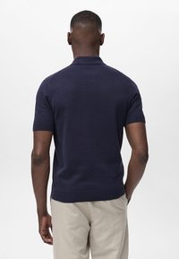 Thumbnail Image 3