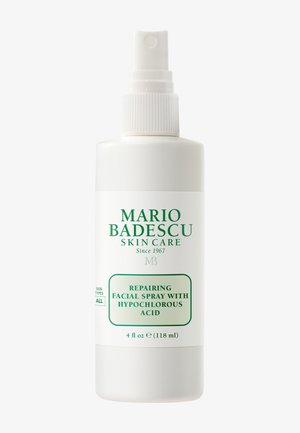 Flacone spray bianco etichettato Mario Badescu Skin Care Repairing Facial Spray con acido ipocloroso, 118 ml, adatto a tutti i tipi di pelle.