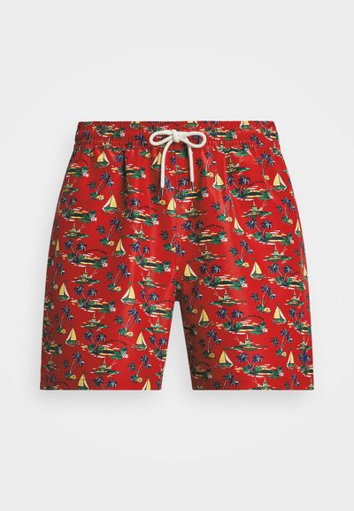 Sarkani peldēšanas šortai ar tropisku rakstu, kas attēlo palmas un burāšanas laivas, elastīga jostasvieta ar auklu un viegla materiāla izgatavošana.