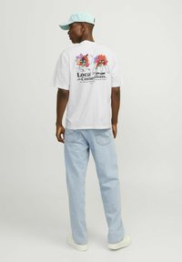 Jack & Jones RUNDHALS   - Camiseta estampada - bright white