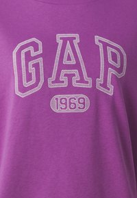 GAP FASHION LOGO - Ikdienas džemperis - cattelya orchid