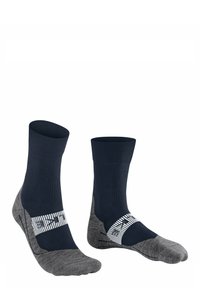 Calcetines tobilleros en azul marino y gris con un puño acanalado, talón reforzado y un patrón de rayas blancas alrededor de la parte media del pie. Textura suave.